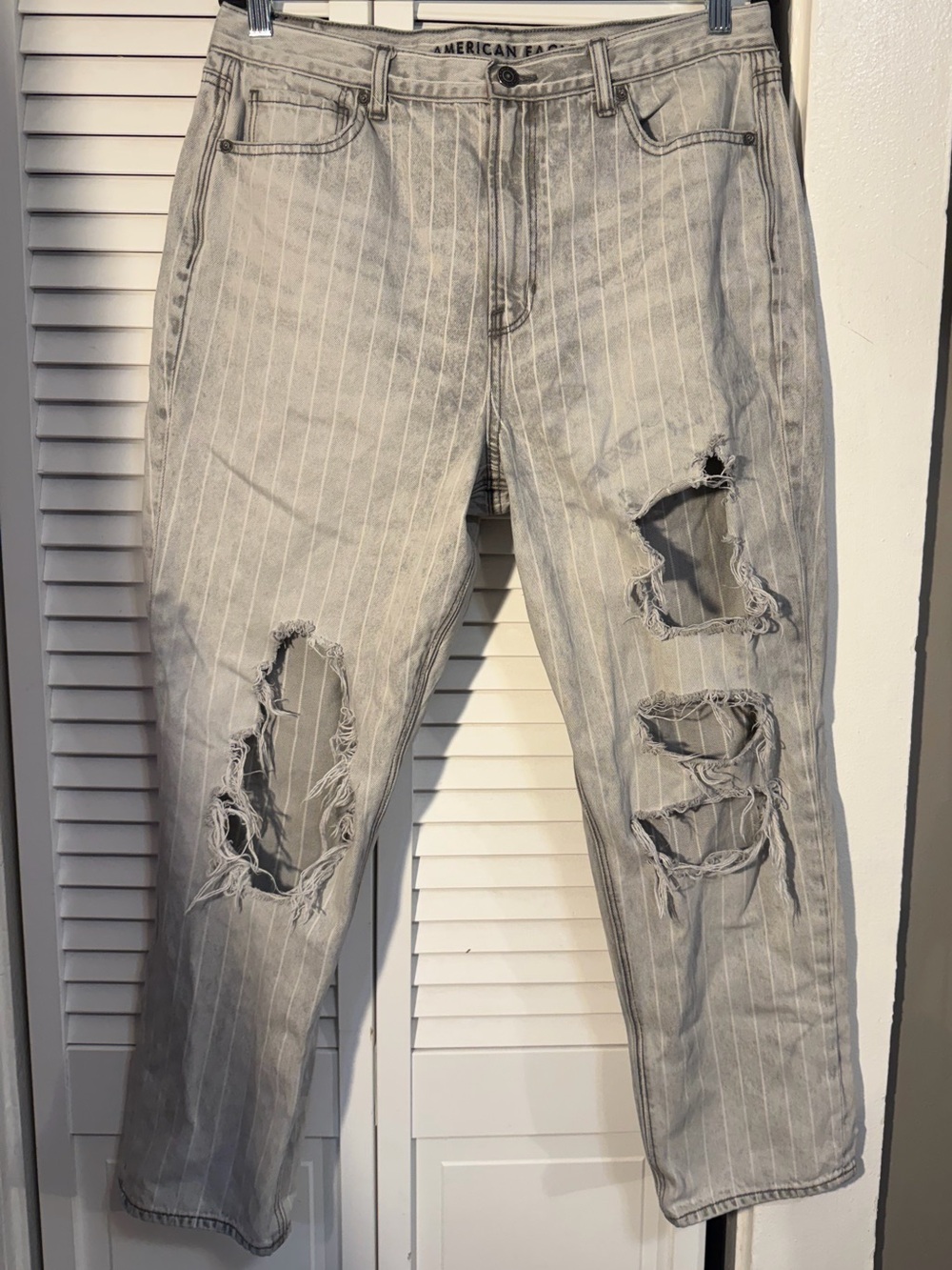 American Eagle Outfitters Light Gray Pinstripe Distressed Mom Jeans - RUN SMALL